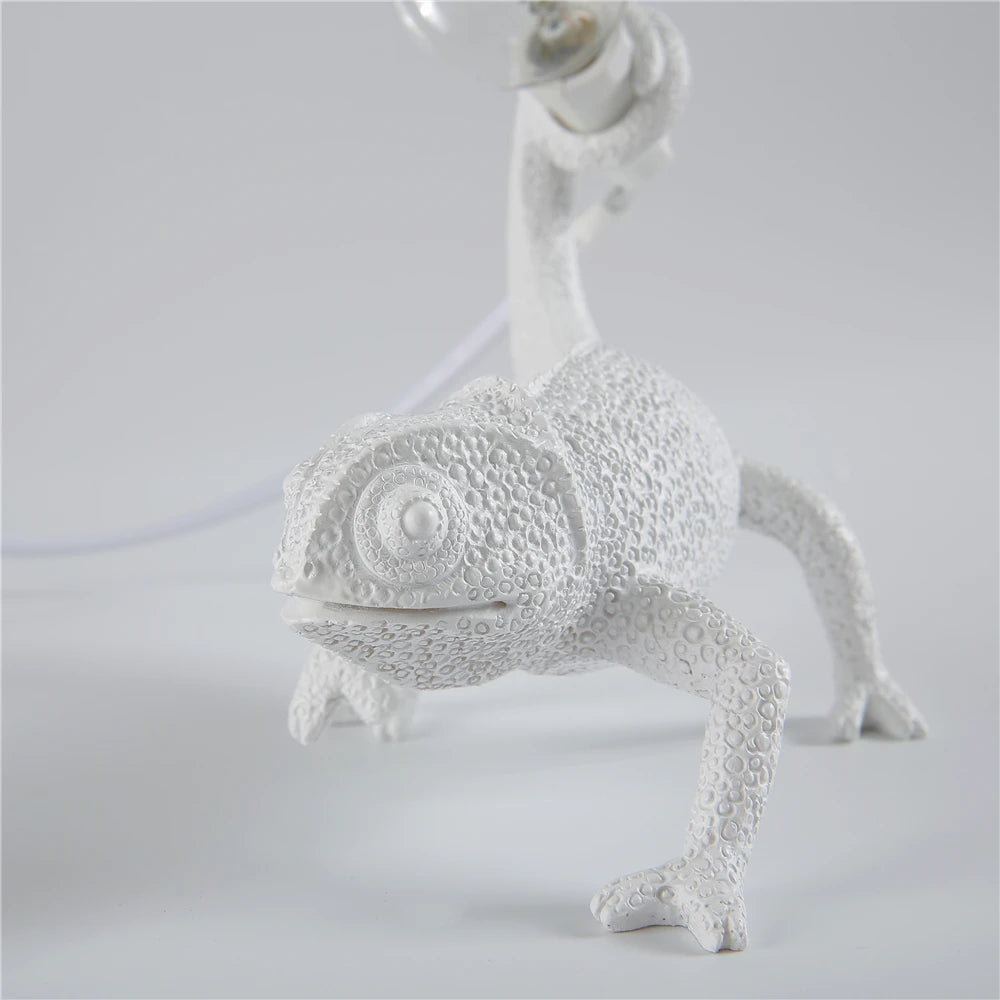 Cute Lizard Wall Lamp Night Light – Resin Chameleon LED Wall Fixture for Dorm Room, Bedroom and Creative Home Decor
