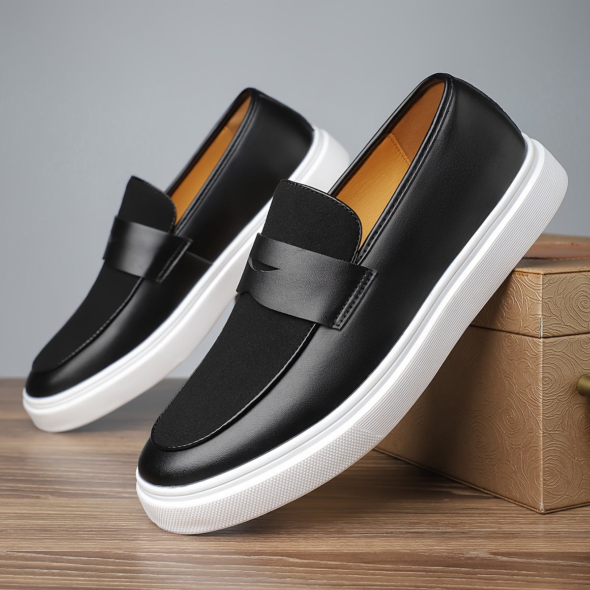 Men’s Casual Slip-On Sneakers – Low-Top Skate Shoes with PU Upper, Rubber Sole & Round Toe Design for Everyday Wear