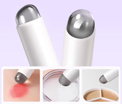 Dual-Head Silicone Lip Brush with Cover – Soft Concealer Applicator, Fingertip-Feel Makeup Brush for Precise Lipstick Blending