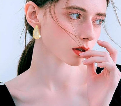 Glossy Waterdrop Zircon Earrings – Lightweight Chunky Gold or Silver Hoops with Hollow Design for Trendy Women’s Fashion Jewelry Looks