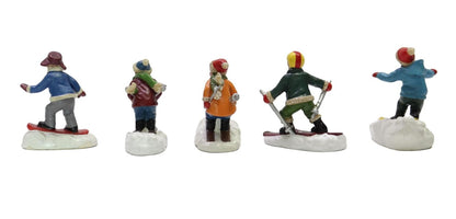 Snow Village Christmas Vacation Figurine – Clark’s End Run 5.9” Lit Scene Collectible Holiday Decoration, Multicolor Display Piece