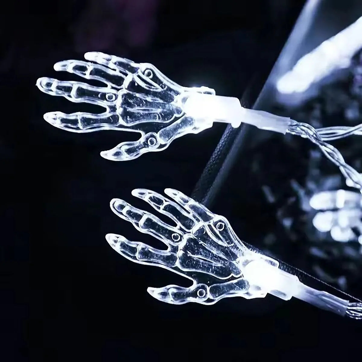 Halloween Skull Hands LED String Ghost Lights – Indoor and Outdoor Festive Lighting with for Haunted House or Party Decor
