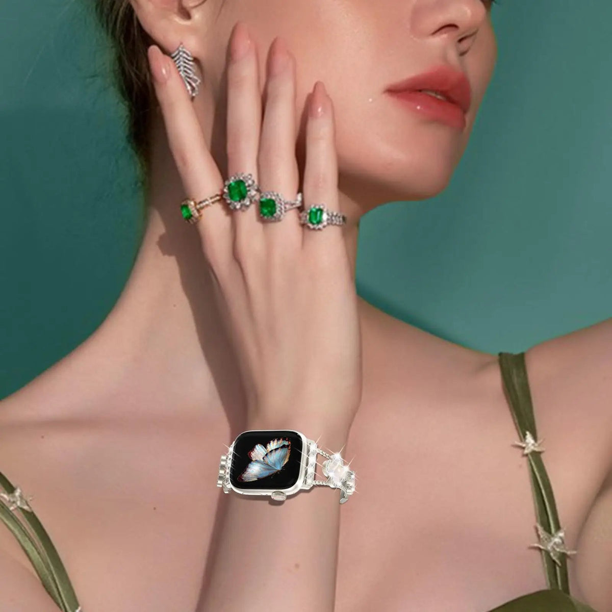 Four-Leaf Clover Bling Diamond Watch Band – Luxe Metal Bracelet for Ultra, Series 10, 9 & SE