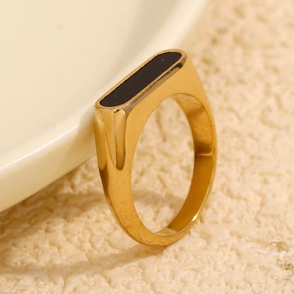 Natural Shell Ring – Elegant 18K Gold Plated Stainless Steel Stripe Ring for Women’s Chic Minimalist Everyday Jewelry