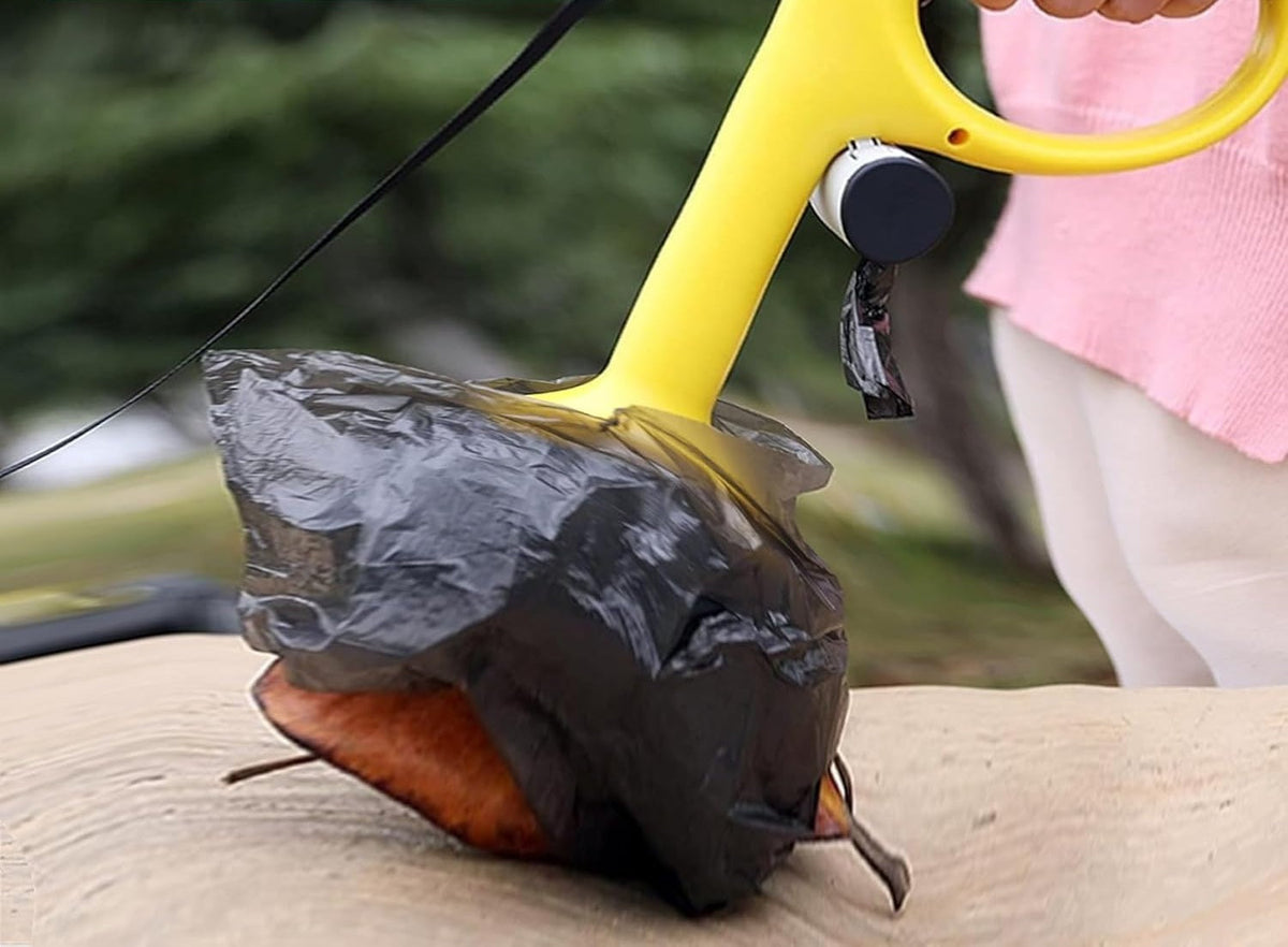 Portable Dog Pooper Scooper – Built-In Bag Dispenser for Easy Waste Pickup, Great for Walks with Small or Medium Dogs