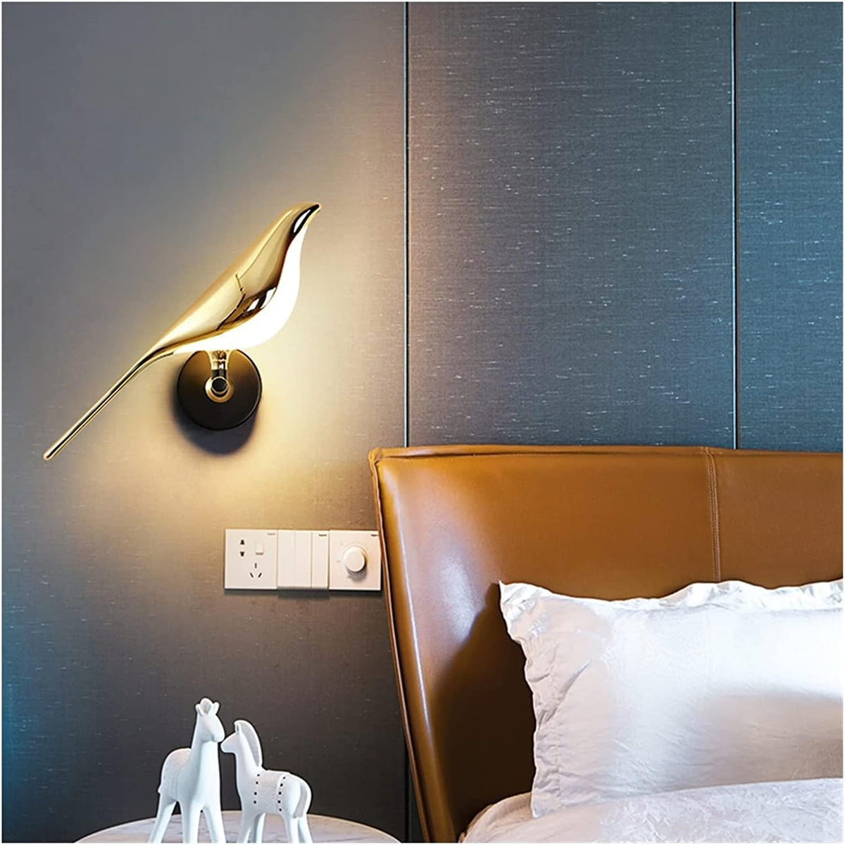 Nordic Golden Bird LED Wall Lamp – Creative Sconce for Parlor, Bedroom or Bar with Stylish Novelty Design and Soft Ambient Lighting