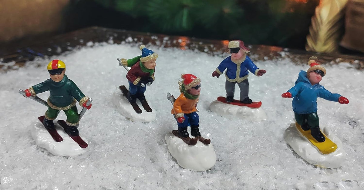 Snow Village Christmas Vacation Figurine – Clark’s End Run 5.9” Lit Scene Collectible Holiday Decoration, Multicolor Display Piece