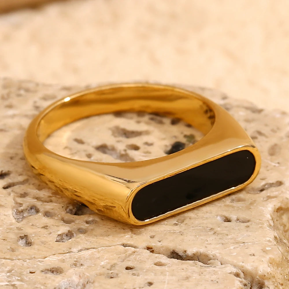 Natural Shell Ring – Elegant 18K Gold Plated Stainless Steel Stripe Ring for Women’s Chic Minimalist Everyday Jewelry