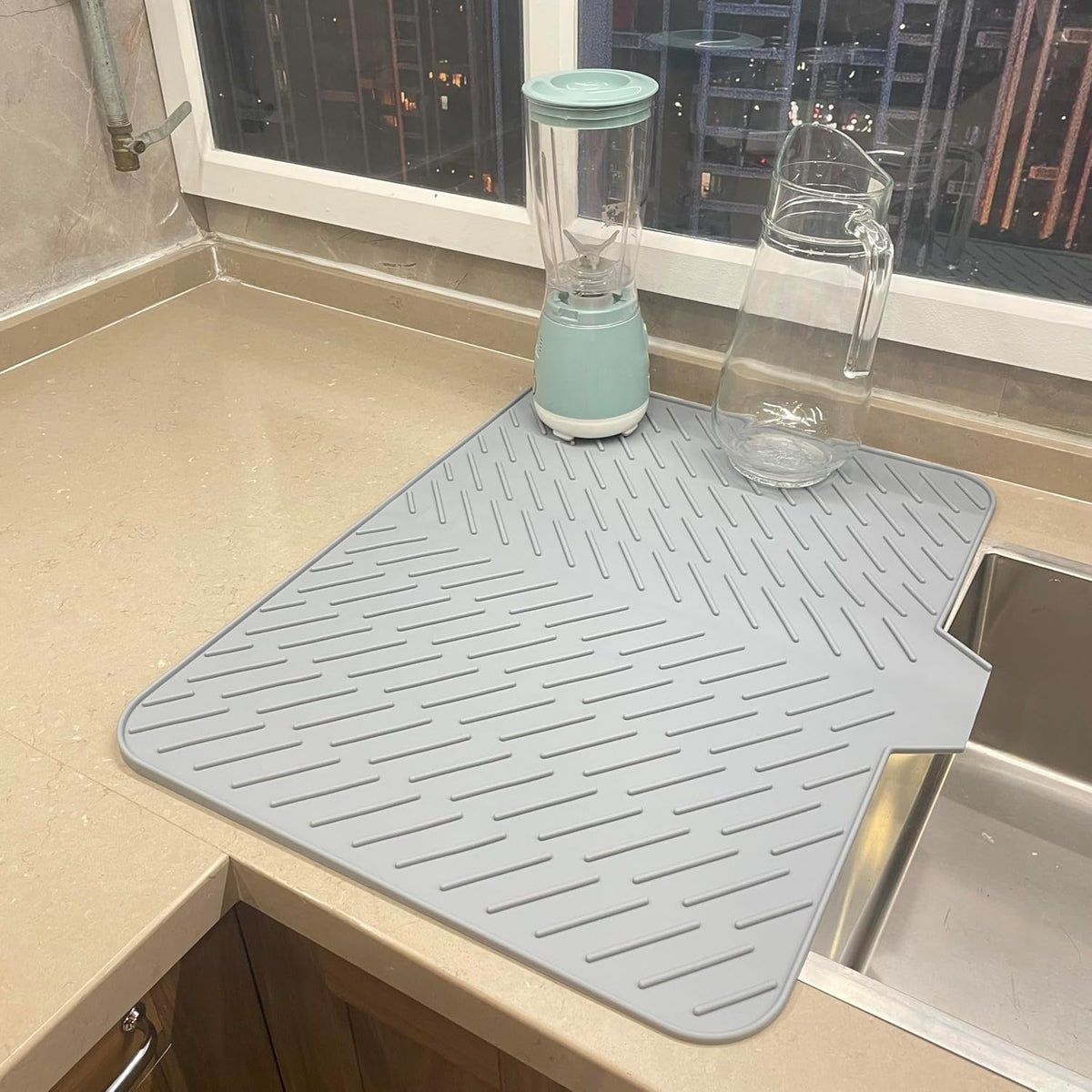 Kitchen Dish Drying Silicone Mat – Raised Stripe Design with Drainage Outlet, Non-Slip Countertop Sink Pad, Heat-Resistant Tableware Drying and Insulating Mat for Kitchens