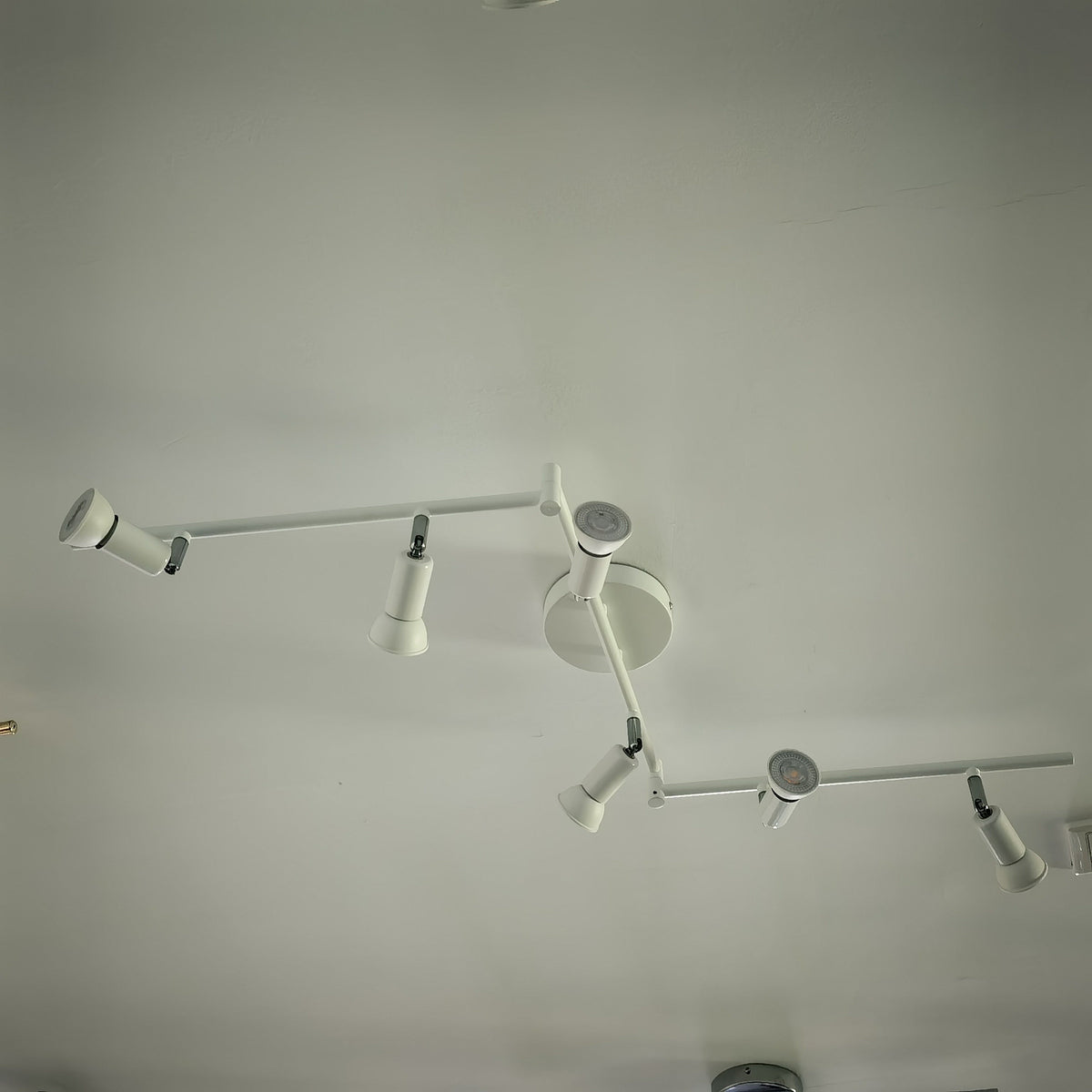 Track Rotating Black Ceiling Spotlights Lighting Kit – 6-Lights with Flexible Heads for Customizable Room Illumination