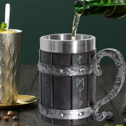 Resin Viking Beer Mug – 550ml Medieval Black Barrel Cup for Beer Lovers, Pubs, Bars & Unique Groomsmen Gifts
