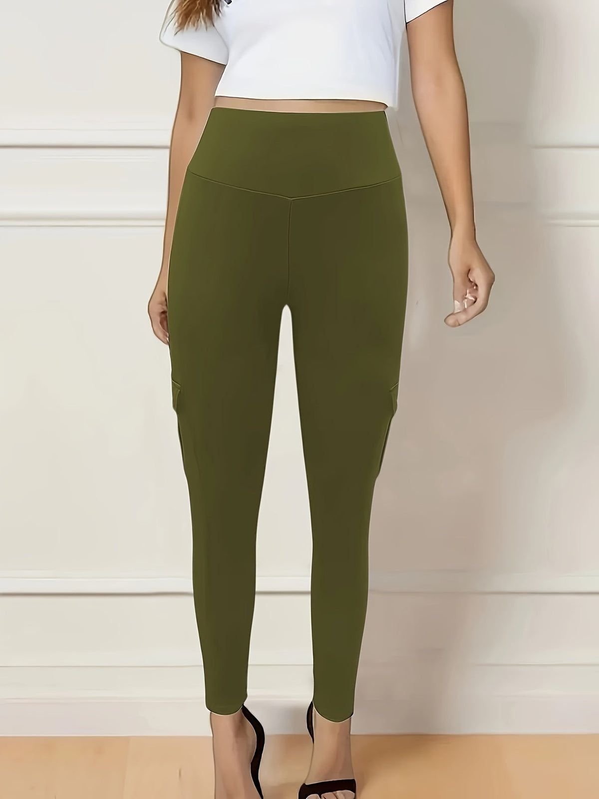 High-Waisted Sculpt & Support Yoga Leggings –  Cargo Style Activewear for Women with Tummy Control and Seamless Fit for All-Day Movement