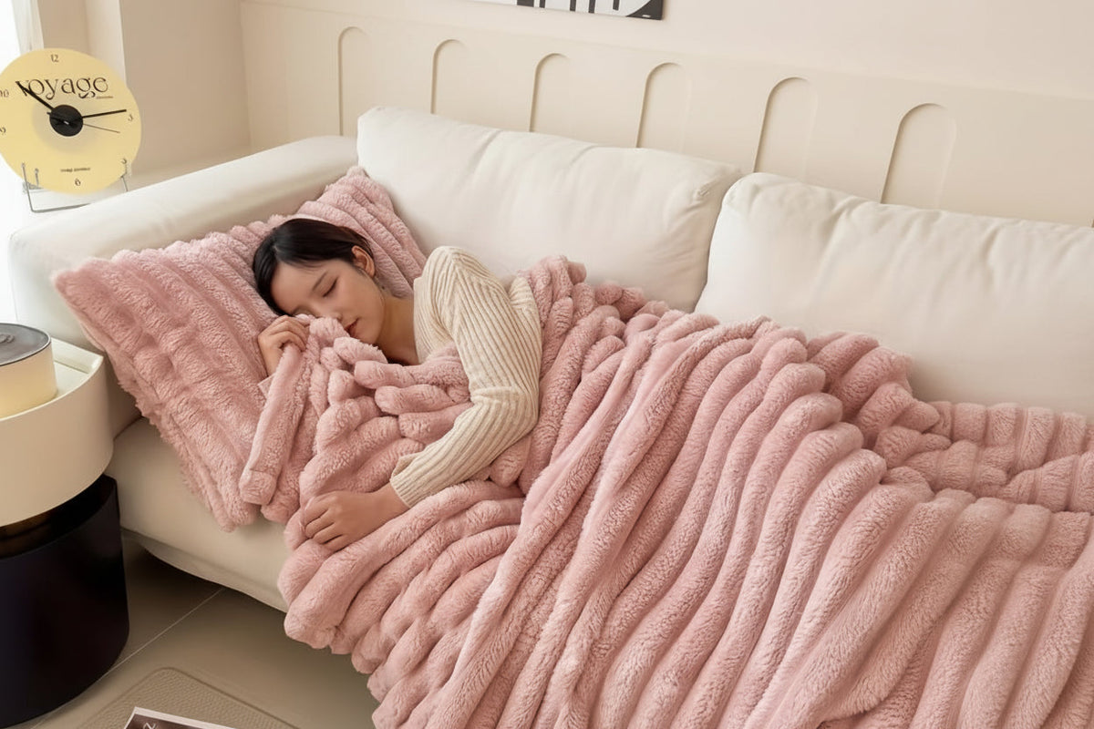 Ultra-Soft Faux Rabbit Fur Sherpa Throw Blanket – Double-Sided Weighted Microfiber Fleece Blanket for Bedroom and Living Room