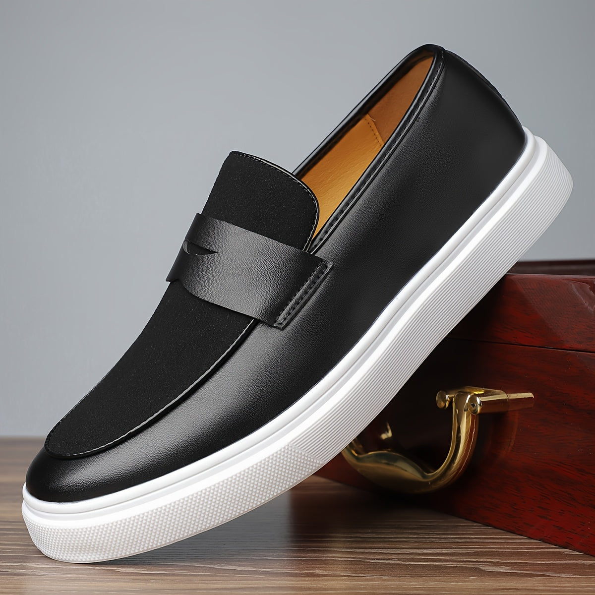 Men’s Casual Slip-On Sneakers – Low-Top Skate Shoes with PU Upper, Rubber Sole & Round Toe Design for Everyday Wear