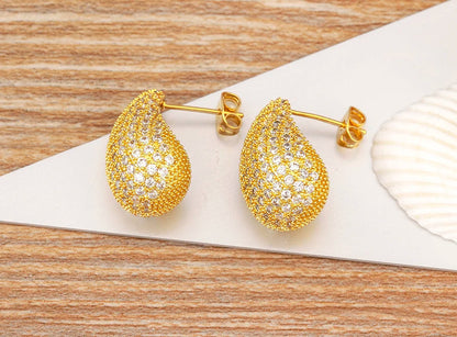 Glossy Waterdrop Zircon Earrings – Lightweight Chunky Gold or Silver Hoops with Hollow Design for Trendy Women’s Fashion Jewelry Looks