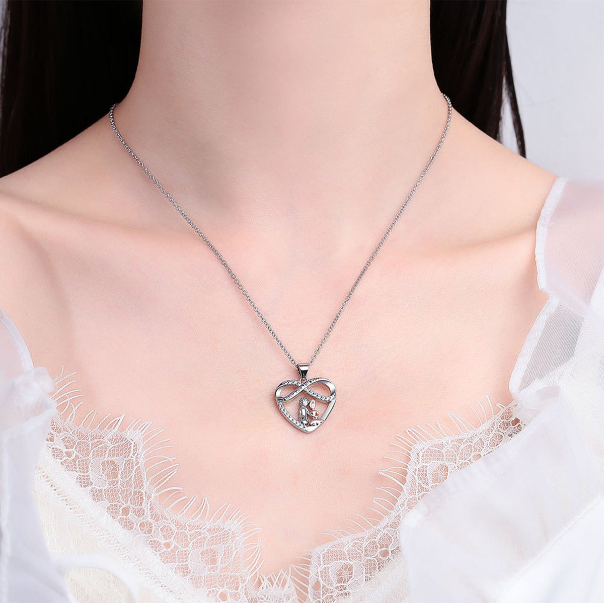 Grandmother & Granddaughter Pendant Necklace – Elegant Sentimental Jewelry for Daily Wear, Mother’s Day, and Heartfelt Anniversaries