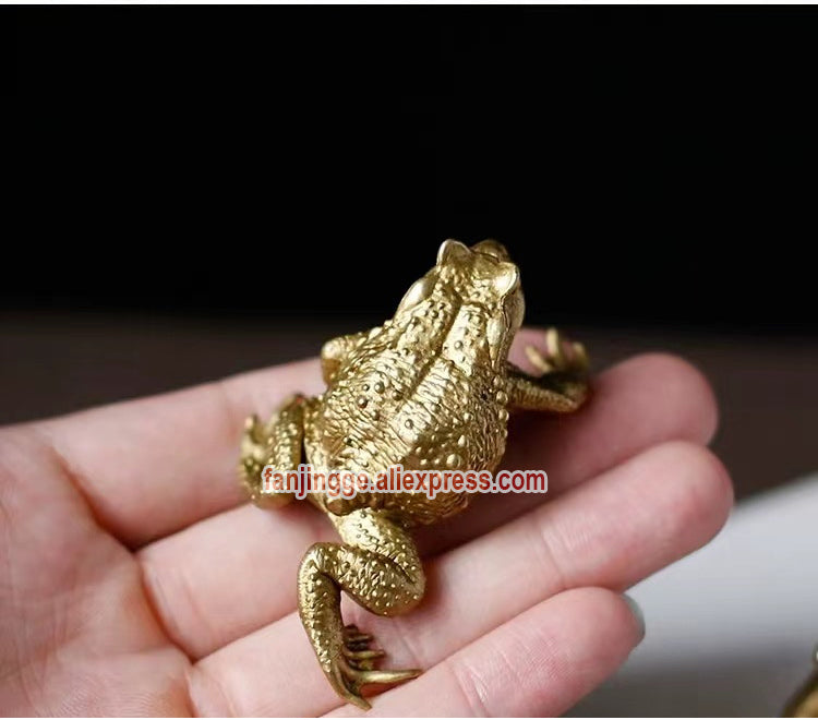 Feng Shui Brass Fortune Toad Figurine – Chinese Coin Money Frog for Wealth Luck, Home Decor, Gift, or Desk Ornament