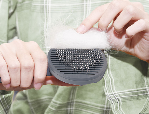 Loose Fur Cat Comb – Grooming Brush for Removing Shedding Hair, Detangling Coats and Keeping Indoor Cats Neat and Comfortable