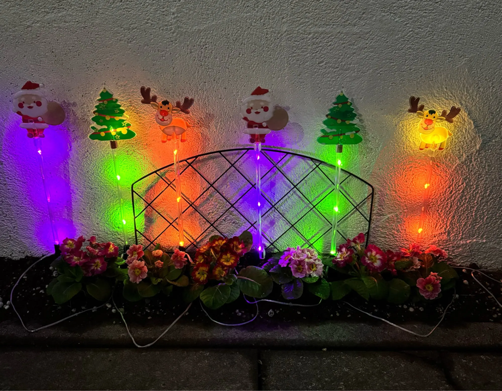 Solar Christmas Lawn Light Set – 6-Piece Santa & Reindeer Waterproof Garden Lamps for Festive Outdoor Holiday Decoration