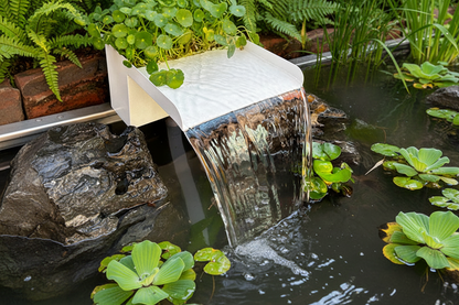Artificial Rockery Water Fountain – Circulating Pool Feature with Pump, Waterfall Outlet and Filtration System for Gardens, Patios and Decorative Landscapes