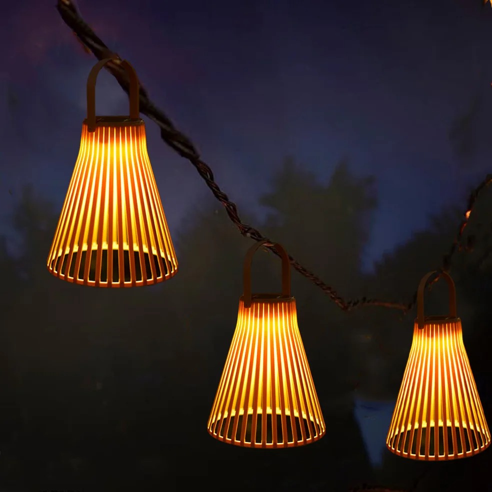 Solar Rattan Hanging Lamp – Waterproof Outdoor Projection Light for Gardens, Villas, Balconies, Camping and Patios with Warm Decorative Atmosphere