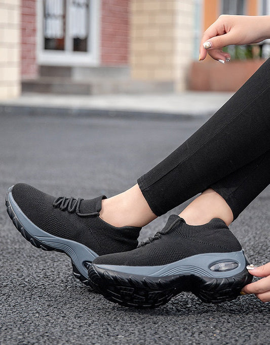 Women’s Fashion Slip-On Sneakers – Comfortable Casual Flat Shoes with Plus Size Fit, Lightweight Breathable Everyday Walking Sneakers for Women