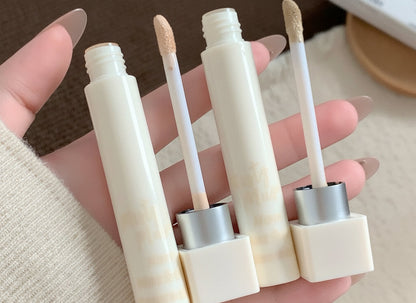 Natural-Look Concealer – Lightweight Moisturizing Coverage for Dark Circles, Acne Marks and Uneven Skin with Smooth, Non-Cakey Everyday Finish