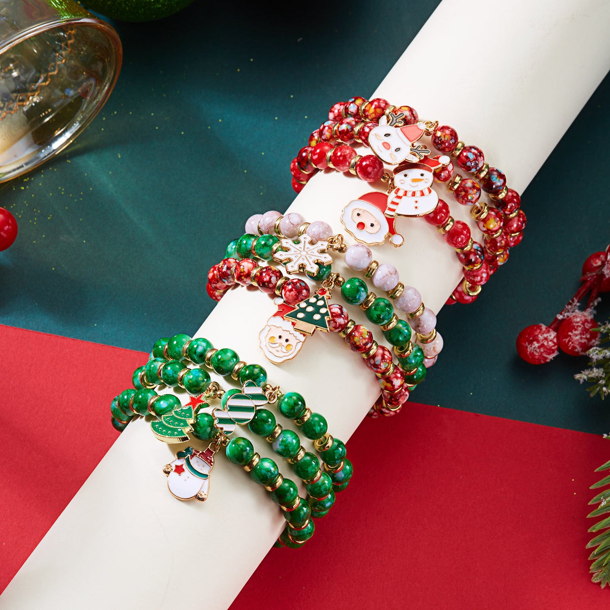 Enchanting Santa Bead Bracelet Set – Colorful Elastic Christmas Jewelry for Women, Holiday Reindeer Bracelets for Festive Outfits & Gifting