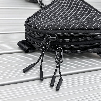 Japanese-Style Men’s Shoulder Bag – Compact Contrast Triangle Crossbody Pouch for Headphones, Keys, Workwear Outfits and Casual Everyday Carry