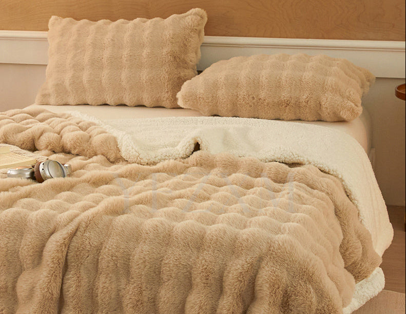 Luxury Faux Rabbit Fur Blanket – Thick Double Layer Plush Winter Bed and Sofa Throw for Cozy Warmth, Soft Comfort and Elegance