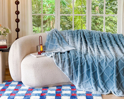 Gradient Coral Fleece Blanket – Soft Rhombic Jacquard Sofa Throw for Autumn Winter Home Decor, Cozy Warmth and Versatile Comfort