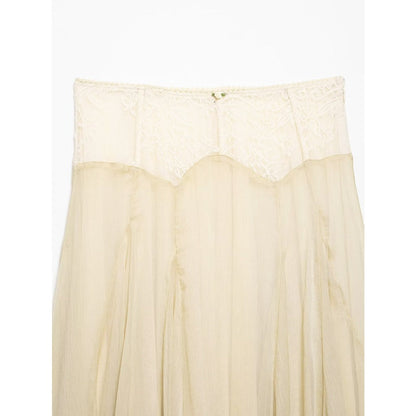 Elegant Summer Skirt Set – V-Neck Wide-Strap Top with Wavy Hem and Lace-Waist Midi Skirt for Chic Women’s Co-Ord Styling