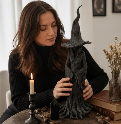 Gothic Halloween Witch Statue – Retro Resin Magician Figurine Collectible Dark Fantasy Ornament for Haunted Festival Home Décor
