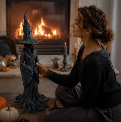 Gothic Halloween Witch Statue – Retro Resin Magician Figurine Collectible Dark Fantasy Ornament for Haunted Festival Home Décor