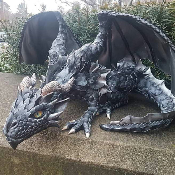Crouching Dragon Guardian Statue: Gothic Outdoor Decoration