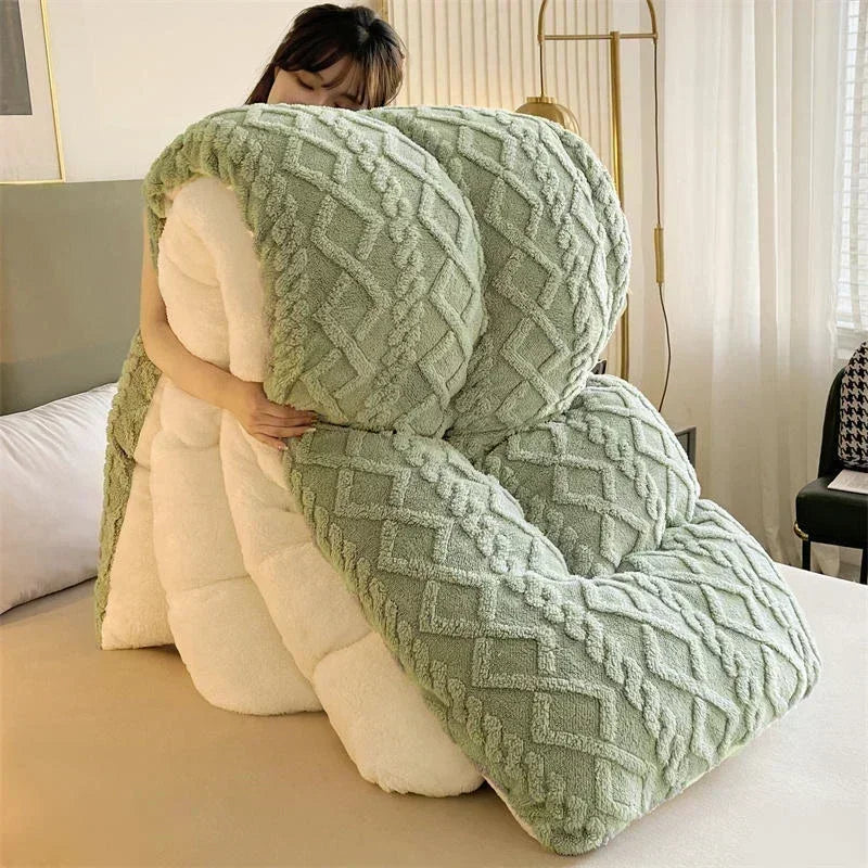 Super Thick Winter Blanket – Warm Artificial Lamb Cashmere Weighted Comforter for Beds and Sofas with Cozy Autumn Cold Weather Comfort