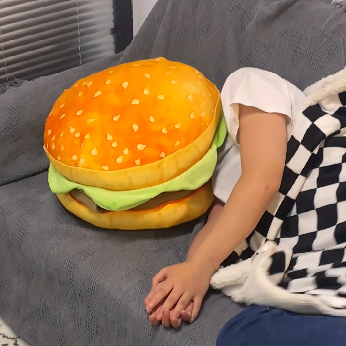 Realistic Burger Pillow – Funny Cheeseburger Plush Cushion and Office Chair Pad for Kids, Prank Gifts, Bedroom Decor and Cozy Novelty Seating