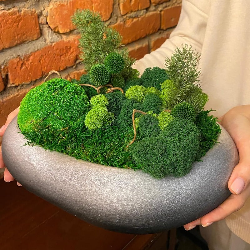 Artificial Fresh Green Moss Mat – Realistic Polyester Lawn Decor for Parties, Events, Indoor Displays, Outdoor Styling and Creative Backdrops