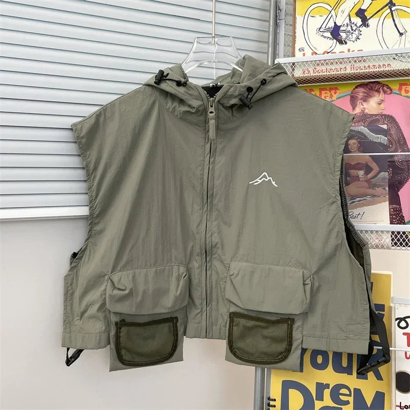 Men’s Tactical Techwear Vest – Summer Lightweight Hooded Utility Vest with Zipper Pockets for Outdoor, Workwear & Street Style