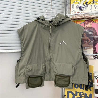 Men’s Tactical Techwear Vest – Summer Lightweight Hooded Utility Vest with Zipper Pockets for Outdoor, Workwear & Street Style