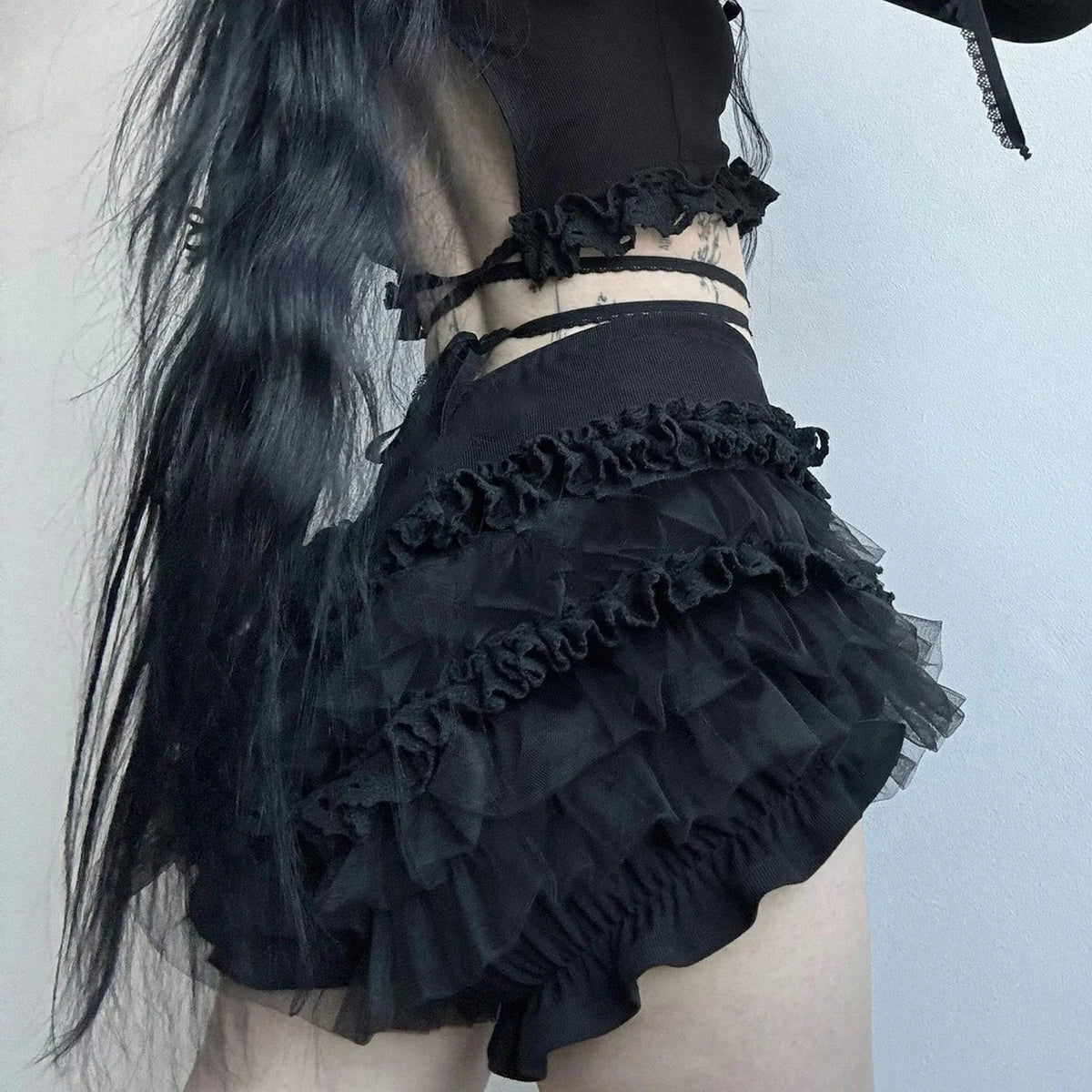 Gothic Lace Ruffle Shorts – Low-Waist Lolita Mini Shorts for Women with Cute Gyaru Aesthetic and Edgy Streetwear Styling