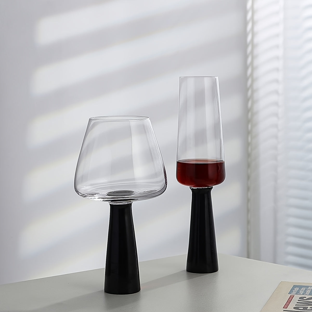 Retro Black Pillar Glassware Set – Handmade Round Wine, Champagne, Mojito and Cocktail Glasses for Stylish Parties, Gifts and Home Bars