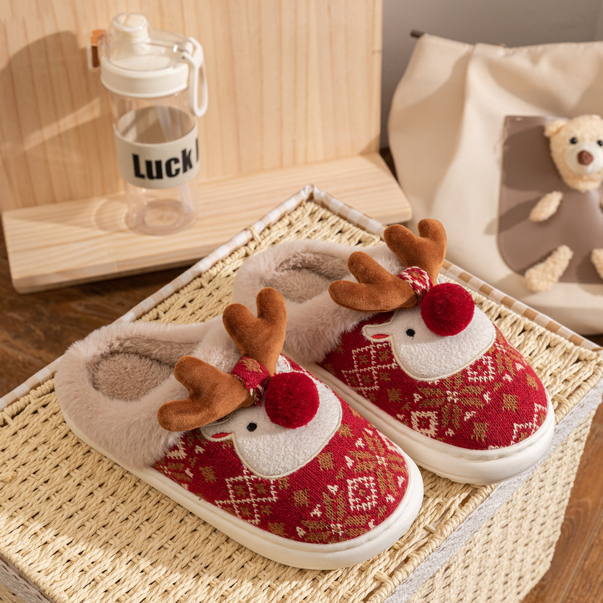 Women's Christmas Cartoon Slippers -Cozy Winter Indoor House Shoes with Cute Deer Design, Non-Slip Cotton Warm Slippers for Holiday Home Wear