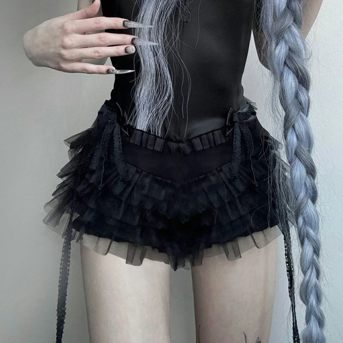 Gothic Lace Ruffle Shorts – Low-Waist Lolita Mini Shorts for Women with Cute Gyaru Aesthetic and Edgy Streetwear Styling