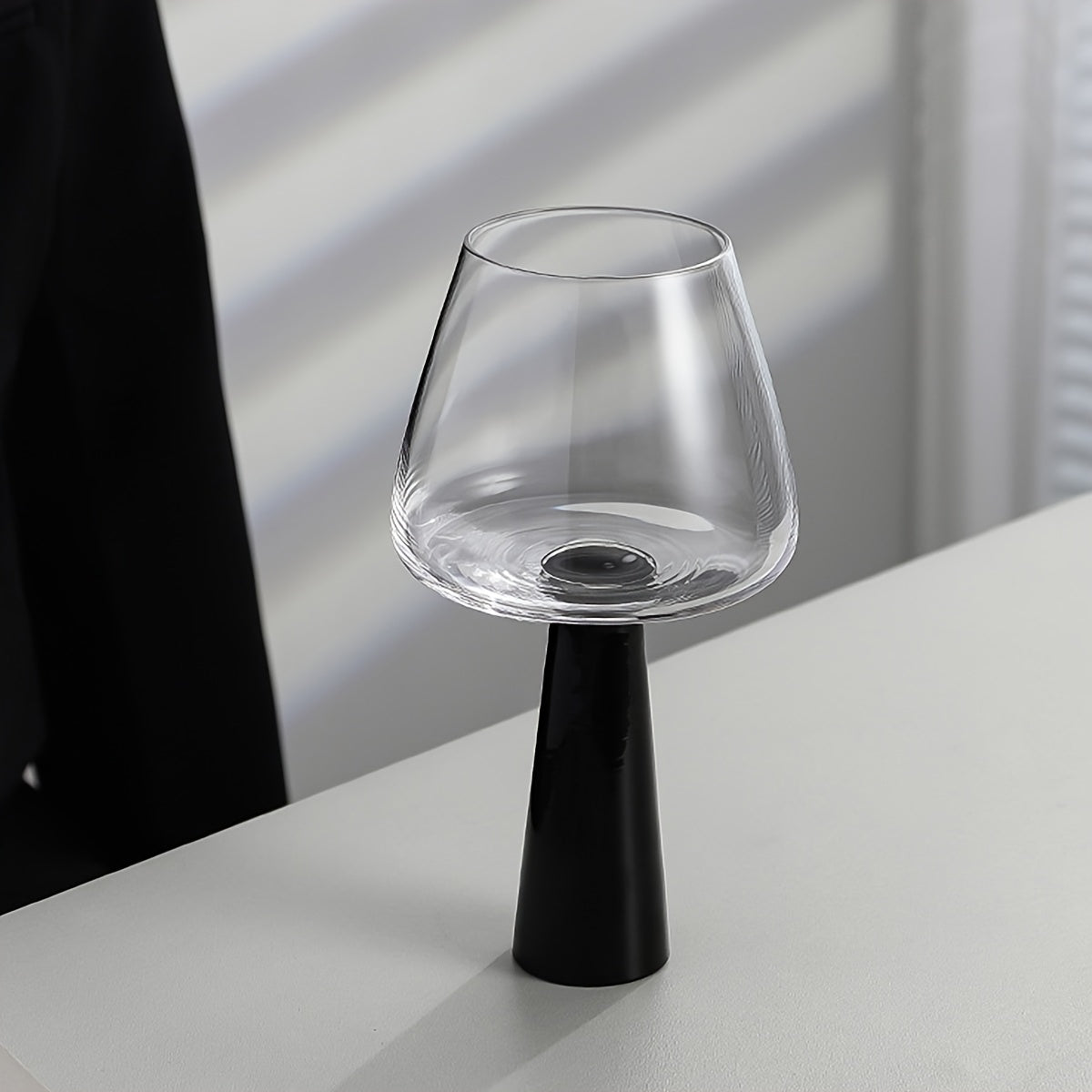Retro Black Pillar Glassware Set – Handmade Round Wine, Champagne, Mojito and Cocktail Glasses for Stylish Parties, Gifts and Home Bars
