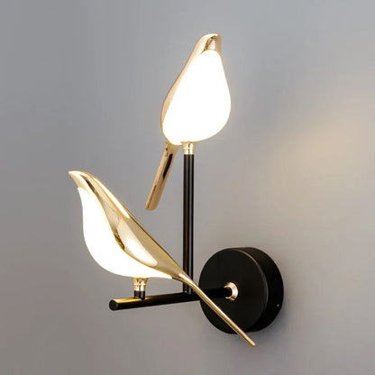 Nordic Golden Bird LED Wall Lamp – Creative Sconce for Parlor, Bedroom or Bar with Stylish Novelty Design and Soft Ambient Lighting