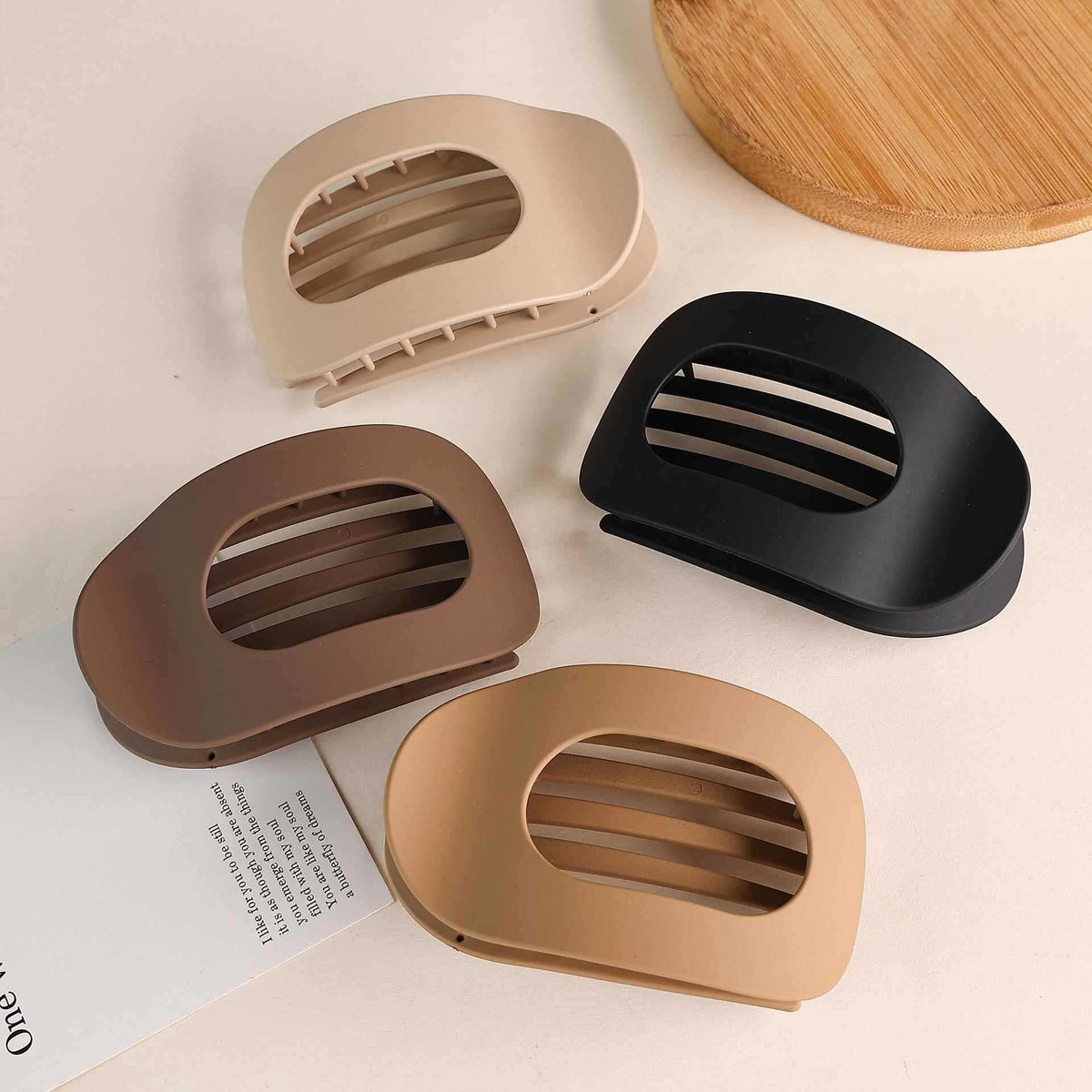 Banana Hair Clip – Vertical Ponytail Holder for Women, Elegant Twist Clip for Everyday Hairstyles