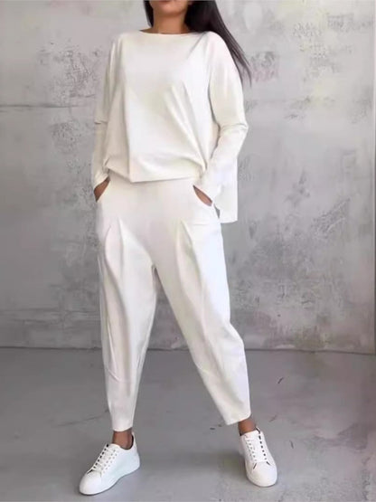 Women’s Two-Piece Pocket Shirt & Trousers Set – Loose Solid Office Outfit for Autumn 2024, Chic and Comfortable Fashion Staple