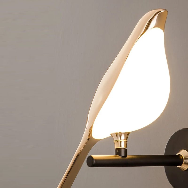 Nordic Golden Bird LED Wall Lamp – Creative Sconce for Parlor, Bedroom or Bar with Stylish Novelty Design and Soft Ambient Lighting