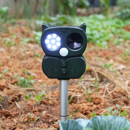 Solar Animal Repeller with Soundwave Technology – Motion Detection Outdoor Pest Control Device with PIR Sensor for Yard and Farm Protection